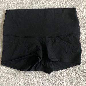 black lulu shorts